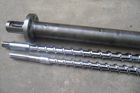 塑料擠出機機筒螺桿發貨前,廠家需要做哪些工作?